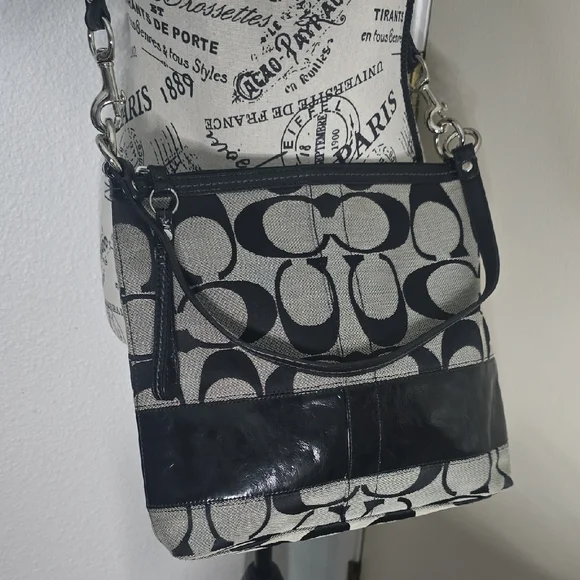 Coach Signature Mono Black & Gray Crossbody/Shoulder W/ Silver Hardware (EUC)🖤 - Picture 3 of 14